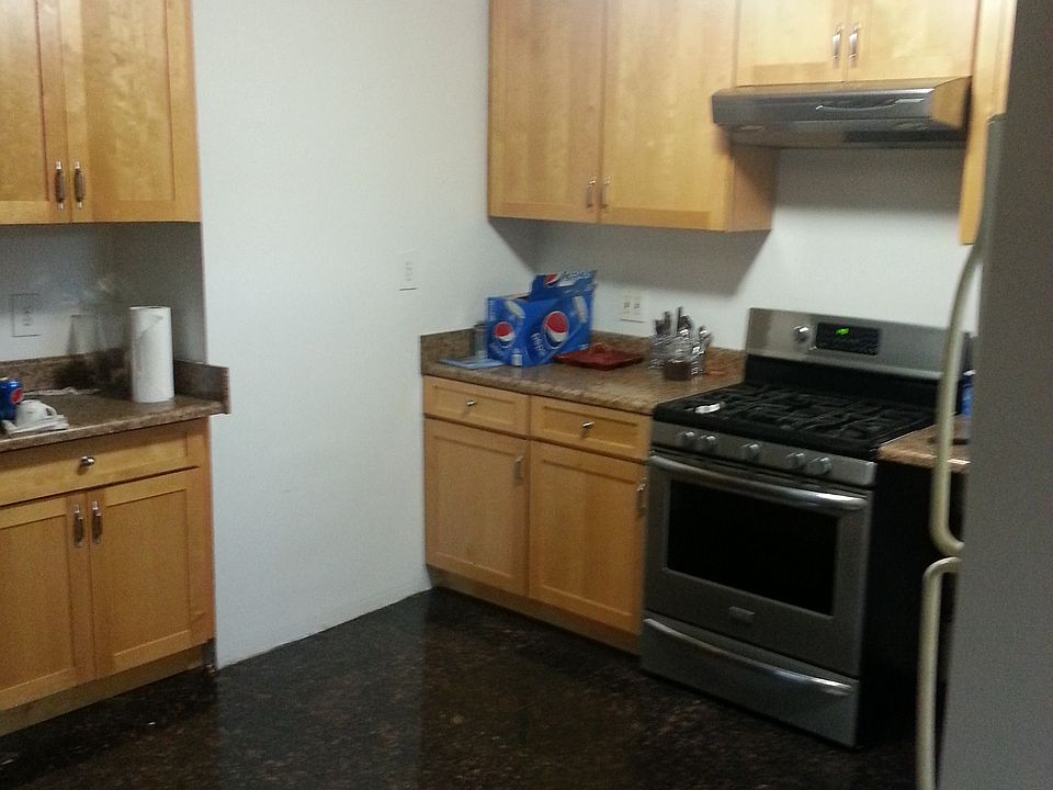 2nd image of 1802 Hering Ave
