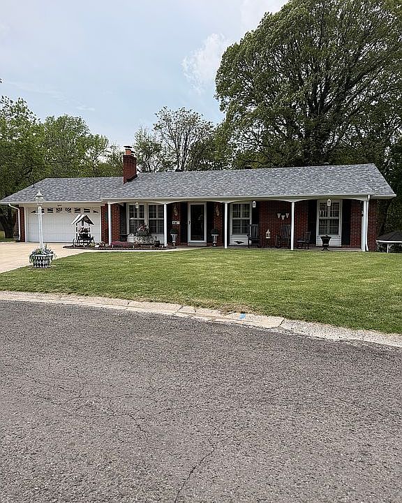 Charming 3 Bed/2 Bath Ranch