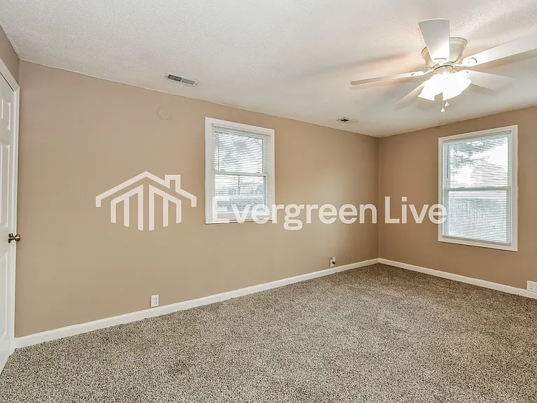 2700 Florentine Rd — Photo 12