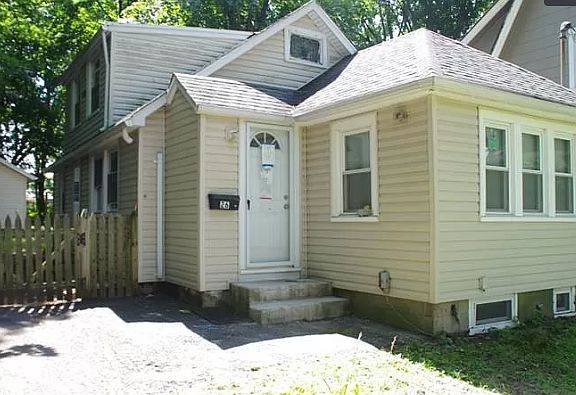 3rd image of 26 Courter Ave