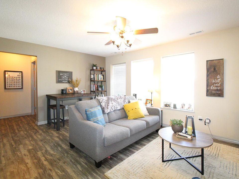 1st image of 325 NW Olivewood