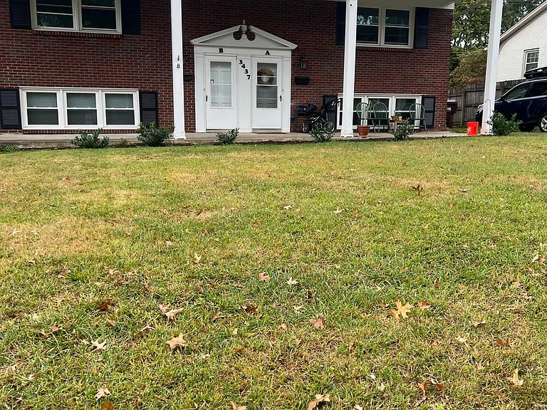 3437 Malabu Cir #B — Photo 1