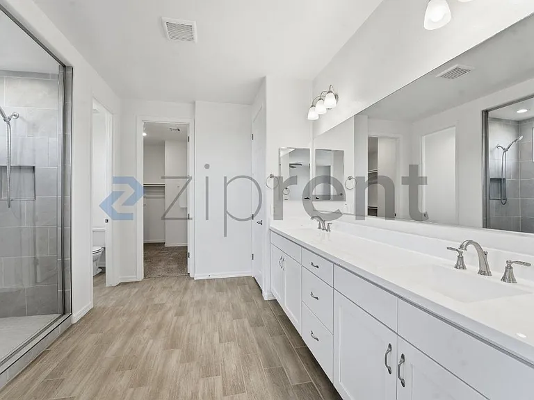 2313 N 195th Dr — Photo 29