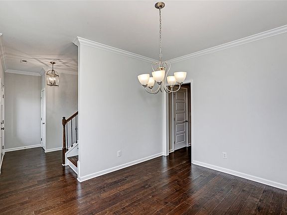 5th image of 214 Skehan St SW