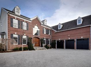 20 Hunnewell St, Wellesley, MA 02481