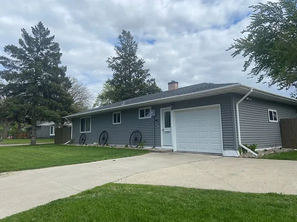 801 Kendall Ave S, Thief River Falls, MN 56701