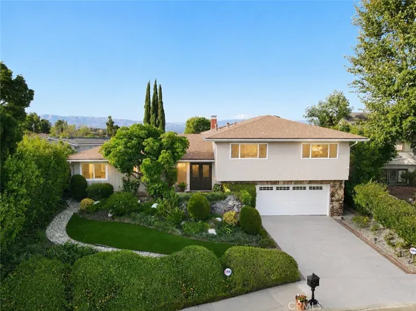 22509 Charlestown Dr, Calabasas, CA 91302