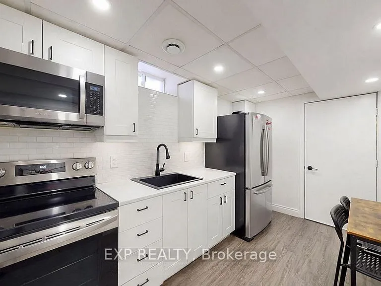 11 Martina Cres — Photo 5