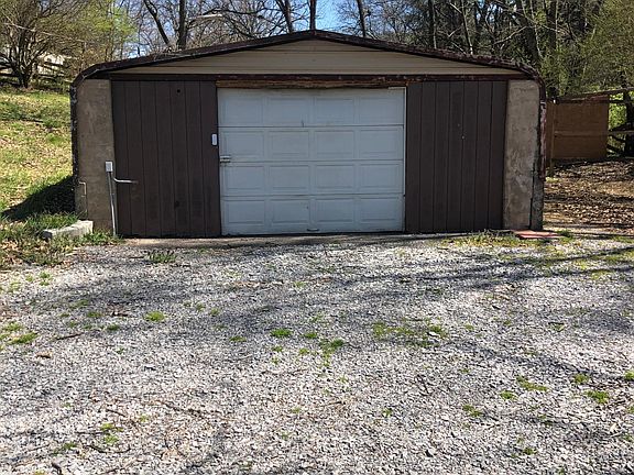 2nd image of 204 Calderwood Hwy