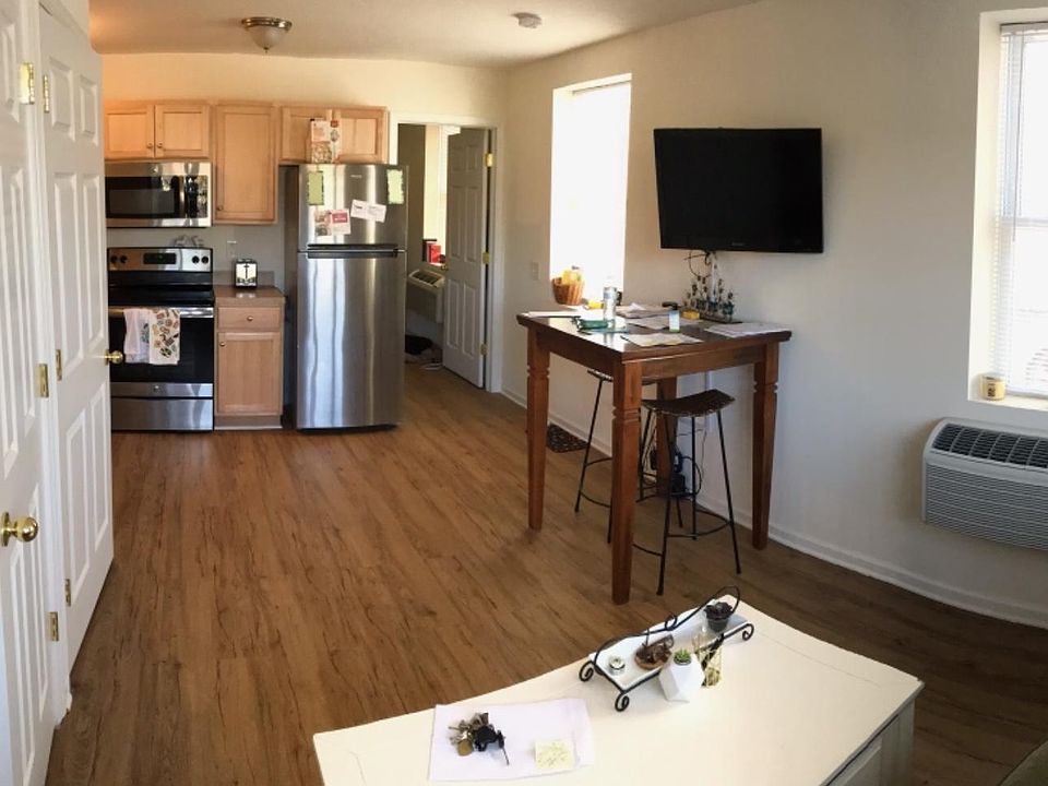 2nd image of 19 Merriam Ave