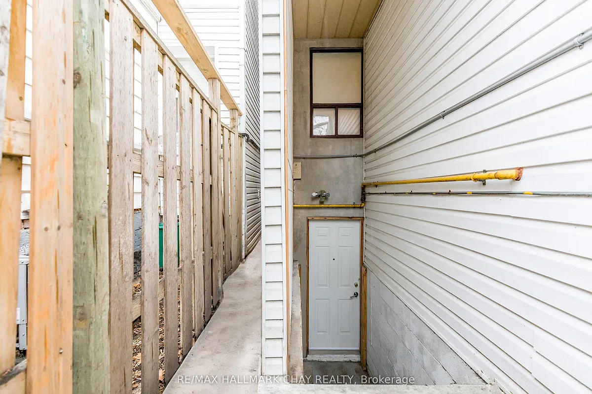 Building Photo - 80 Rushbrooke Ave #LOWER