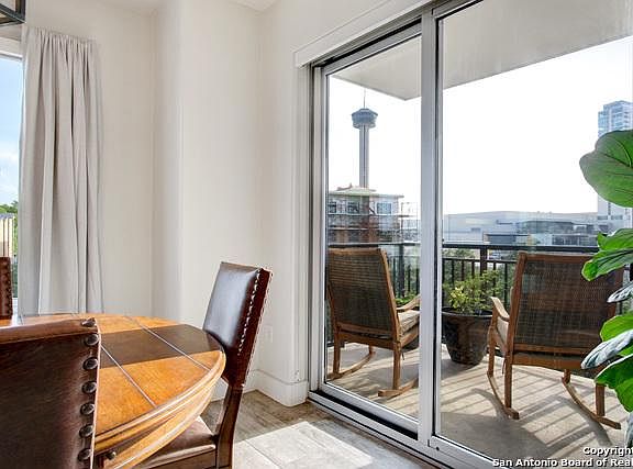 5th image of 215 Center St APT 306