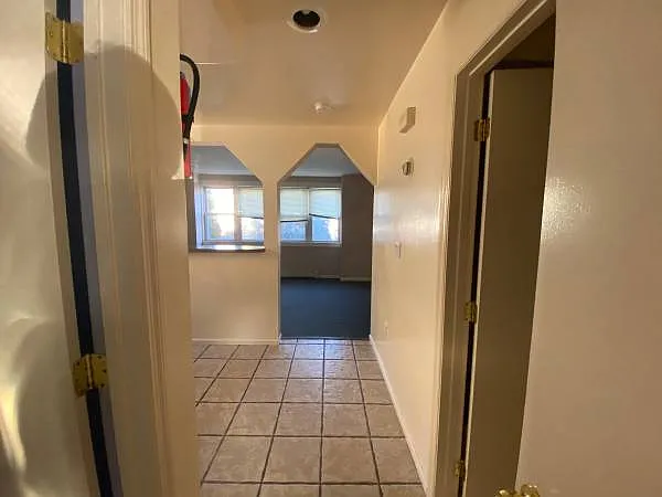 519 Valley St APT 1 photo 1