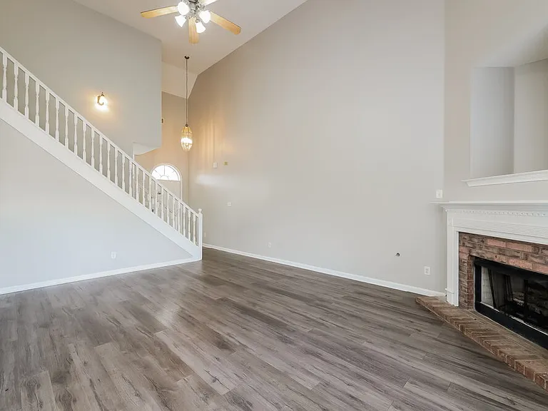 10076 Sutton Ridge Ln — Photo 5