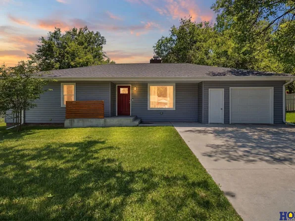 6701 Adams St, Lincoln, NE 68507