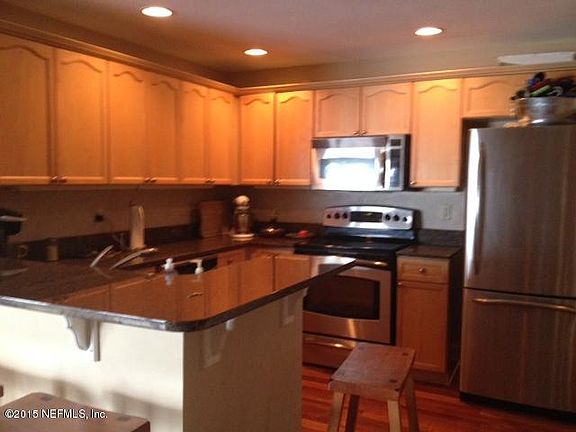 5th image of 400 E Bay St Suite 2009