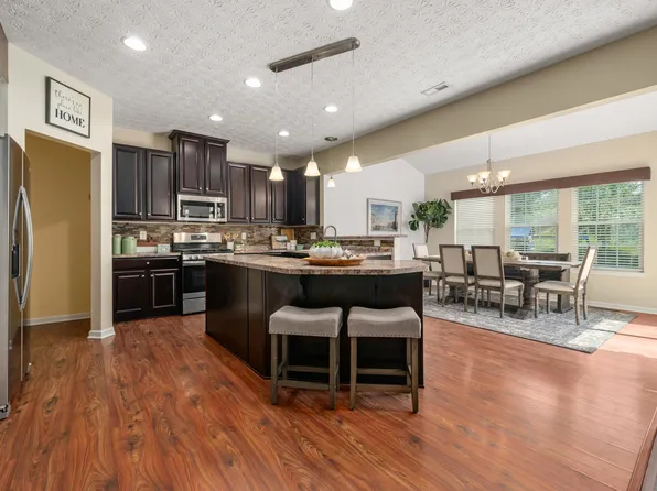 568 Stone Shadow Dr, Blacklick, OH 43004