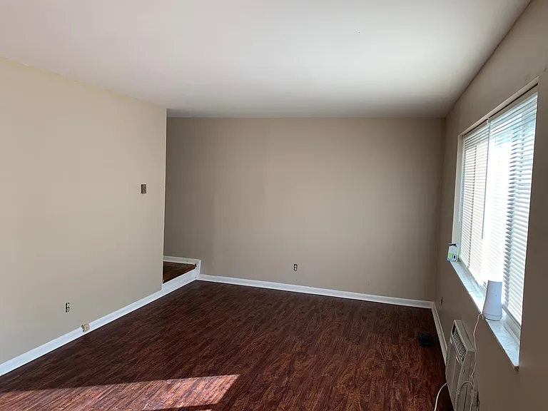 8680 Pippin Rd — Photo 2