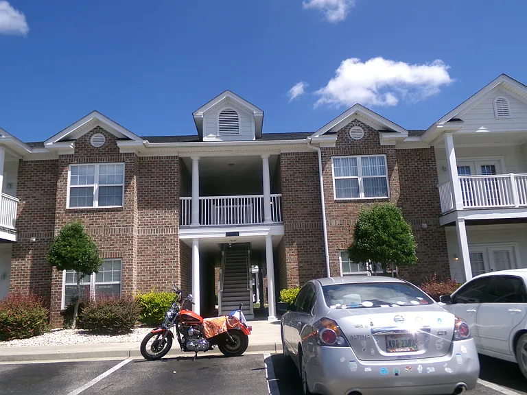 2065 Silvercrest Dr #6-E — Photo 2