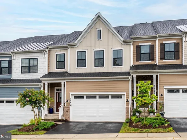 43919 Maritime Song Ter, Leesburg, VA 20176
