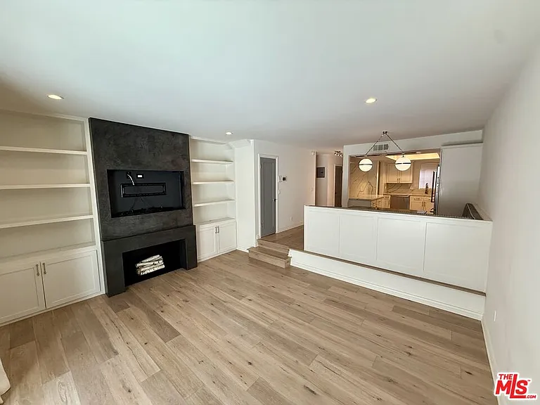 853 Larrabee St #6 — Photo 22