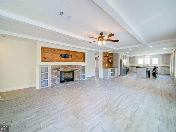 3rd image of 61 Sunset Cir