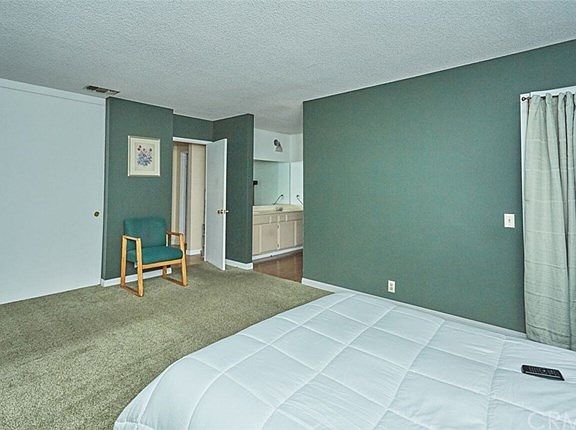 5th image of 198 W Franklin Ave #9
