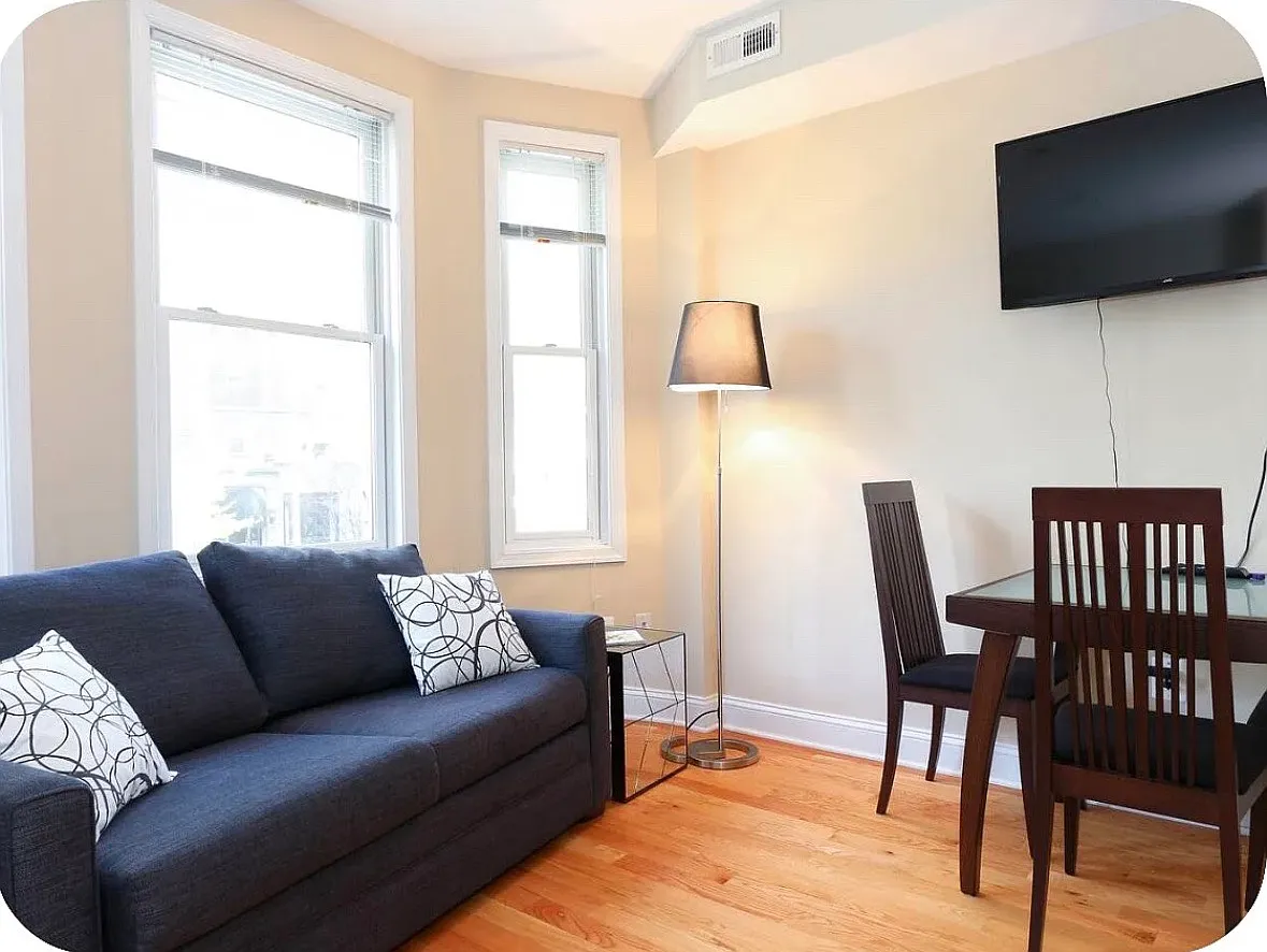 1 bed, 477 sqft, $2,005 — Photo 2