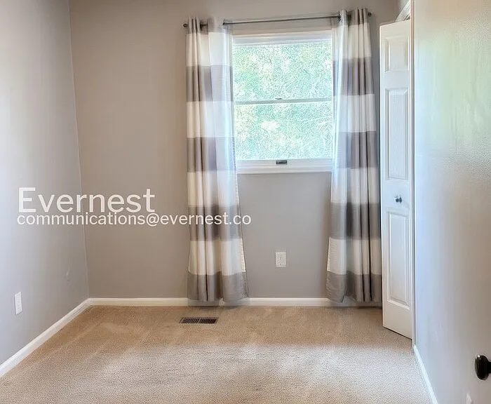 1808 Riverview Dr — Photo 15