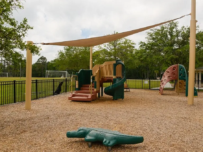 129 Bermuda Ct — Photo 29