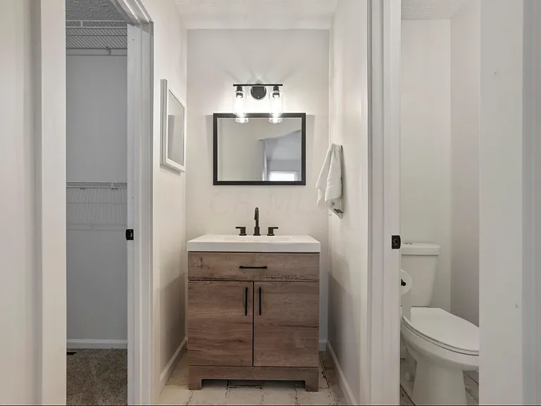 56 Green Bower Ln — Photo 15