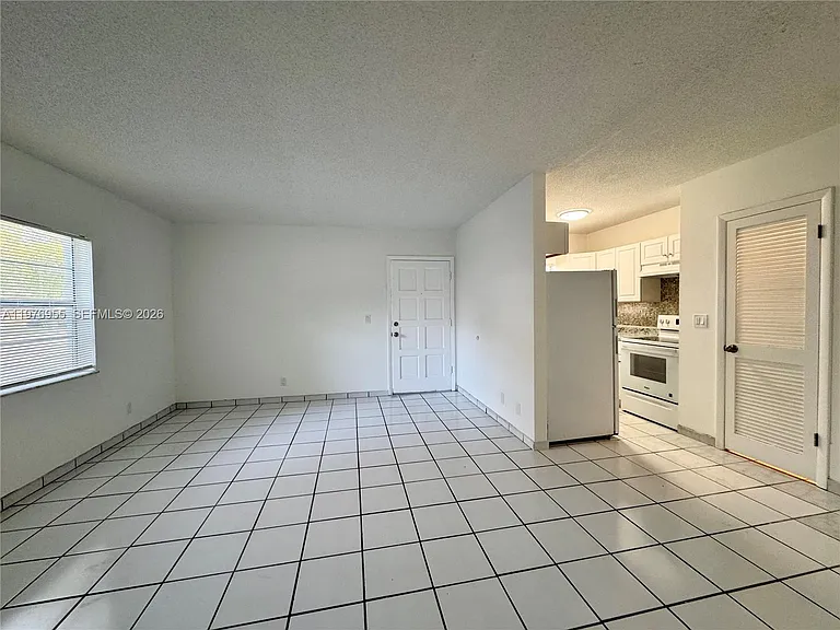 4140 Woodside Dr #107 — Photo 9