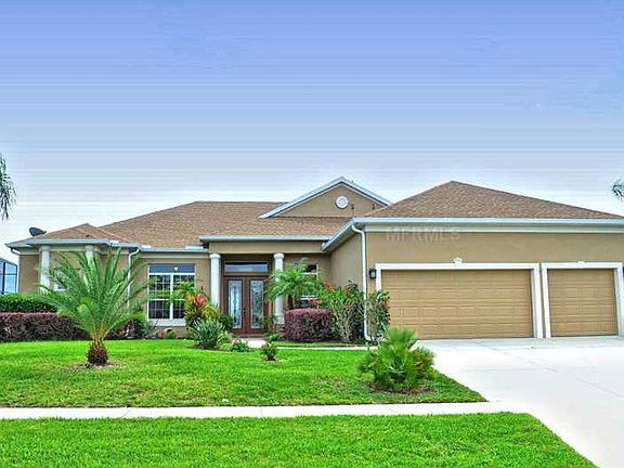 2nd image of 2936 Majestic Isle Dr