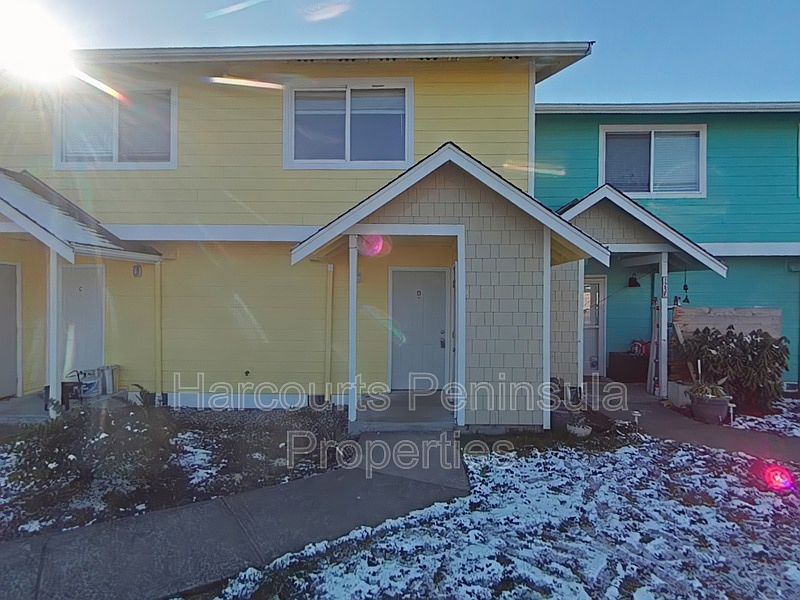 1st image of 123 NE Myreboe St