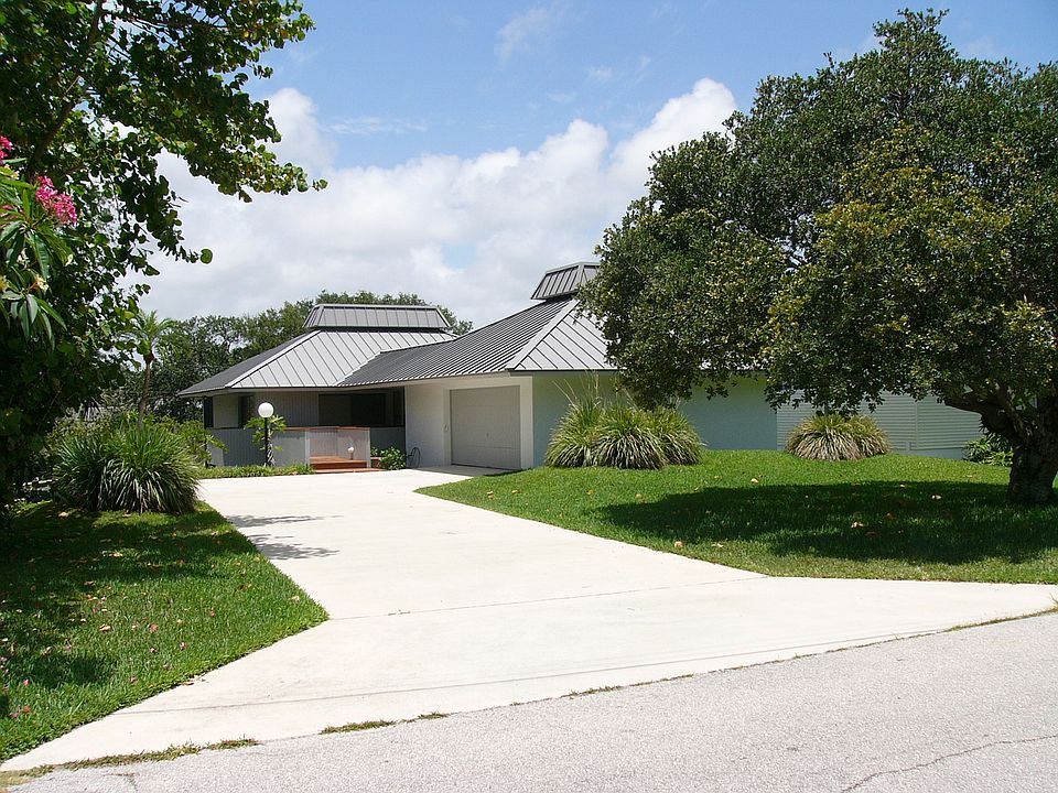 Looking NW from street