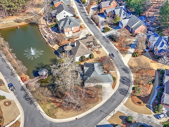 3rd image of 153 Vinings Ct SE