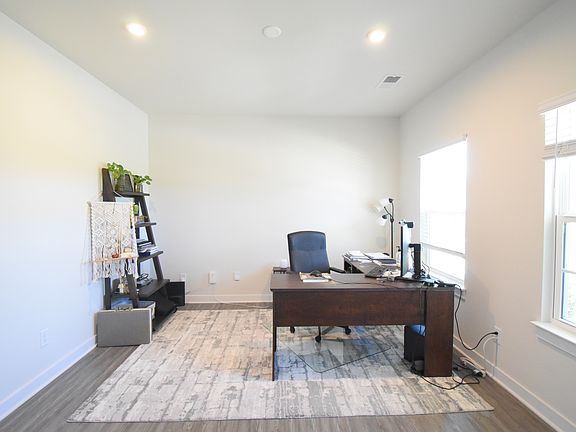 2nd image of 7200 Eagles Nest Ln