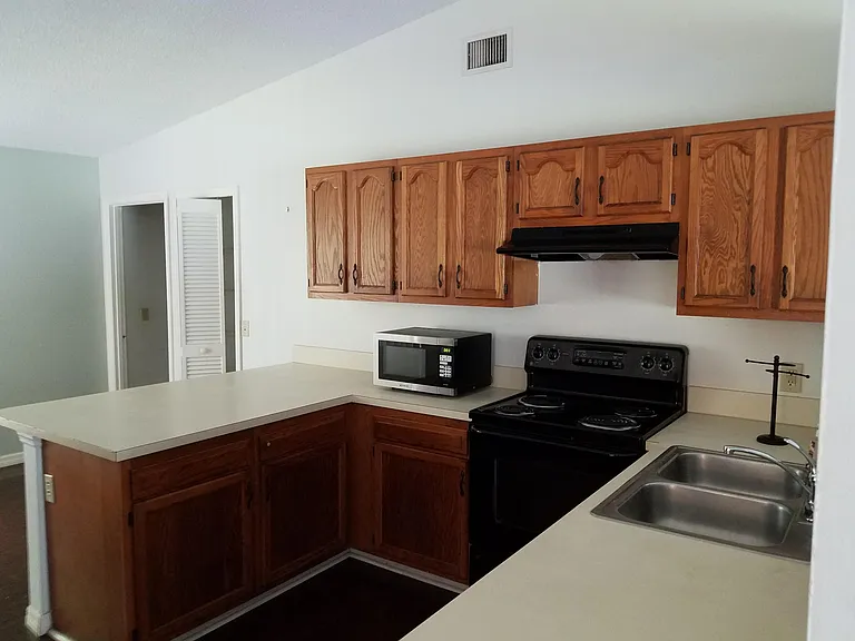 161 SW Grimaldo Ter — Photo 3
