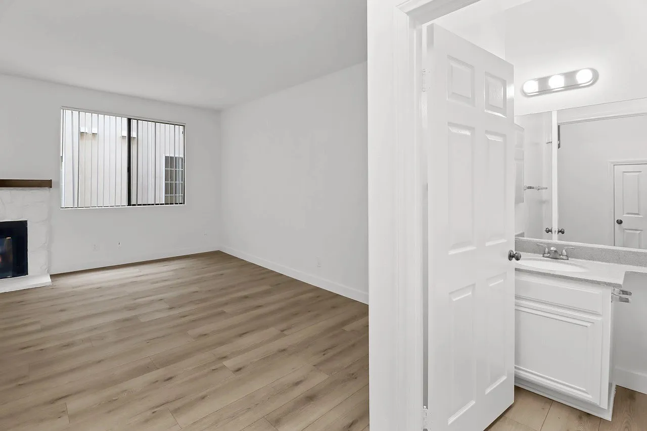2 bed, 2.5 bath, $3,100 — Photo 2