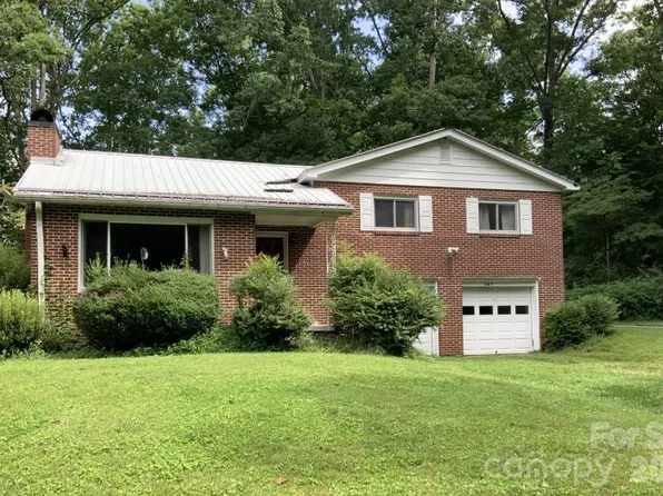 207 Ewbank Rd, Etowah, NC 28729