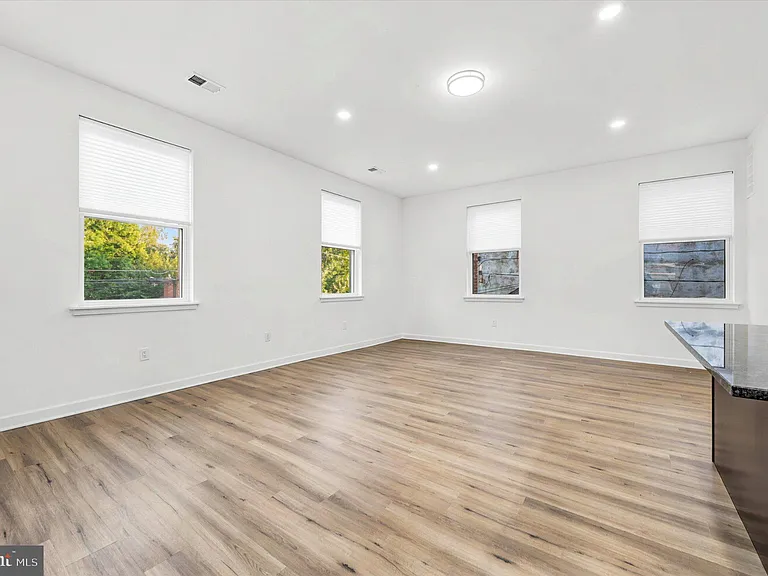 514 Ryers Ave #B — Photo 8