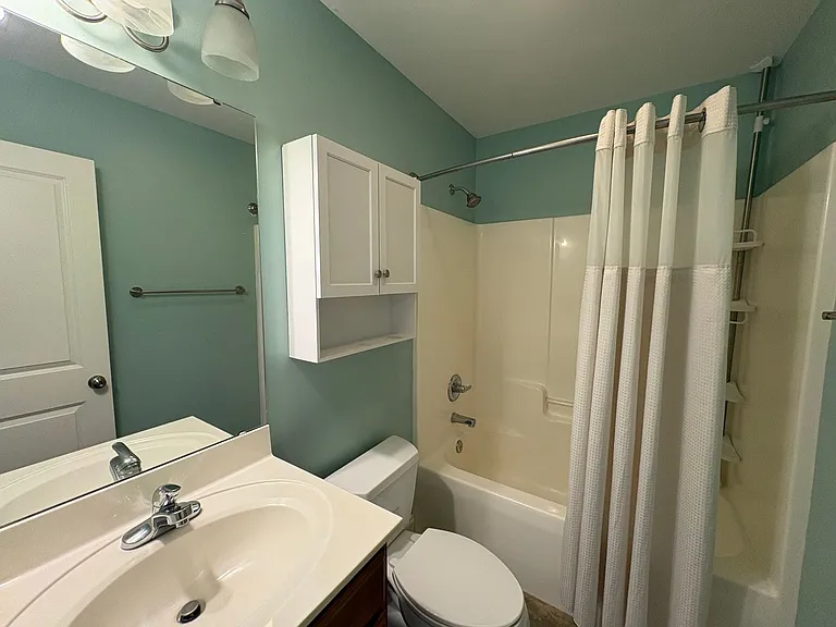 210 Anderson St — Photo 11