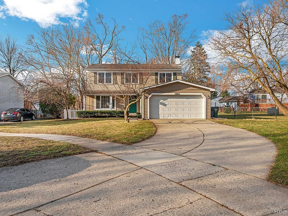 1st image of 44567 Anne Ct