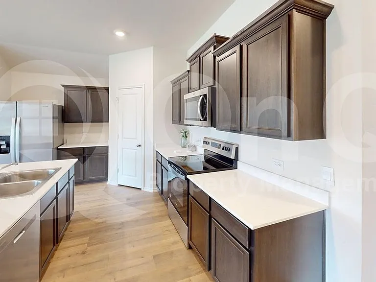 6534 Whitecap Dr — Photo 4