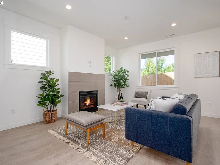 6914 N Madison Cir — Photo 6
