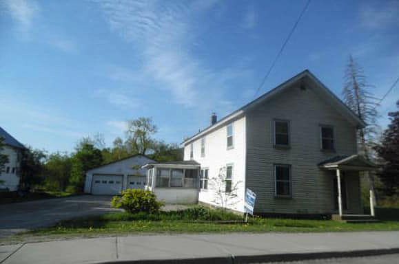 1st image of 415 Lower Main St W