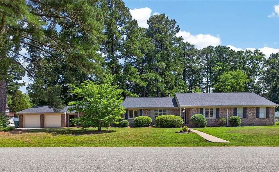 1st image of 313 Pond Dr