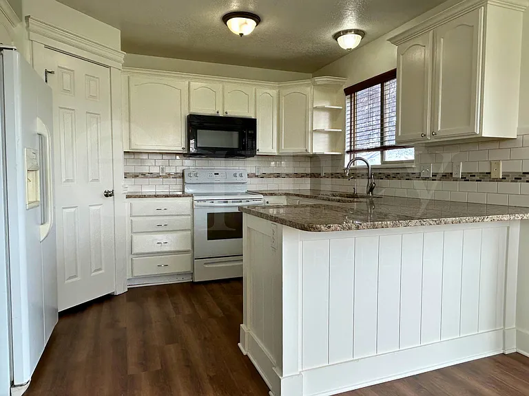 8045 N Plum Creek Dr #4 — Photo 9