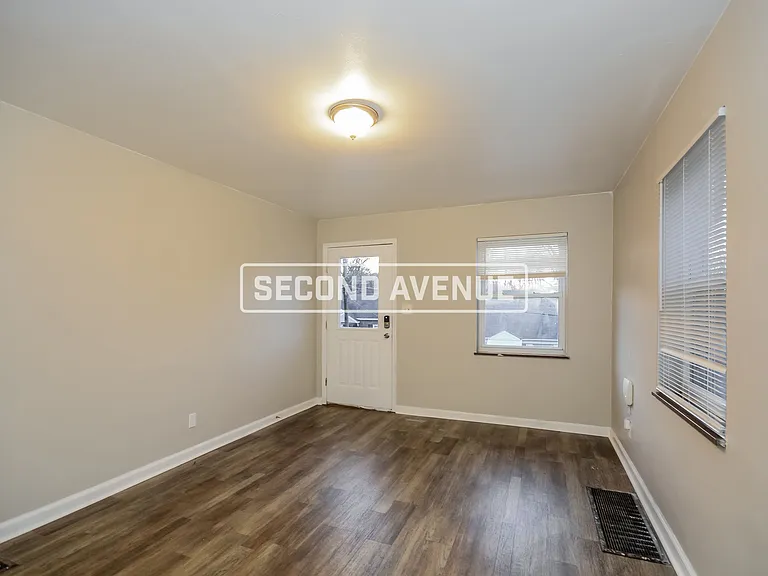 3052 Worthington Ave — Photo 5