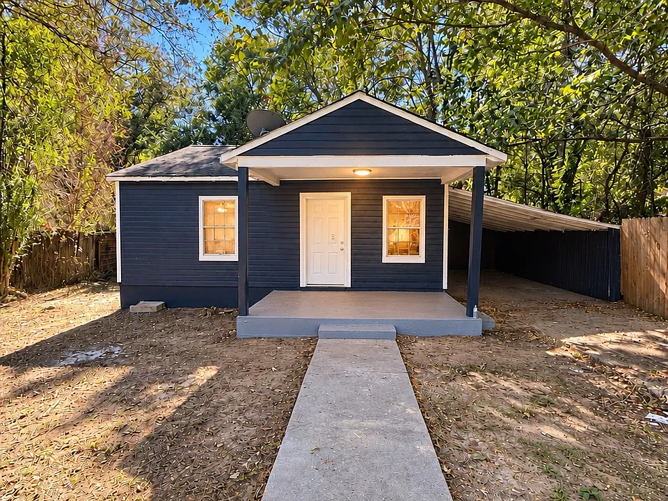4221 Chennault Ave